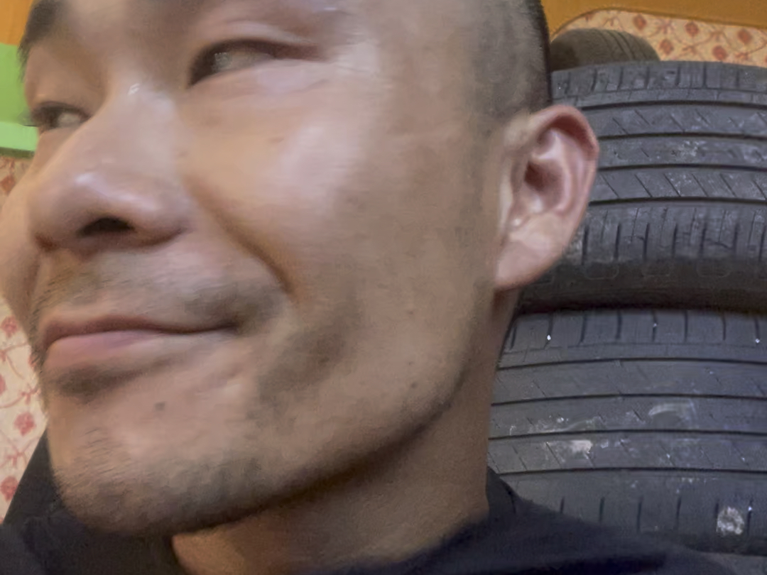 兼职给小车补胎，最近高温，晚上风扇风都是热的，孩子夜里热醒两次