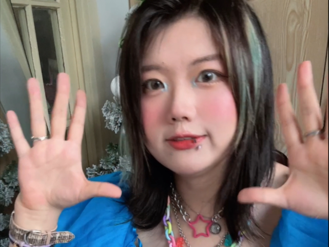 活人感日常开箱！声优&乐队主唱的旅行前买买记录