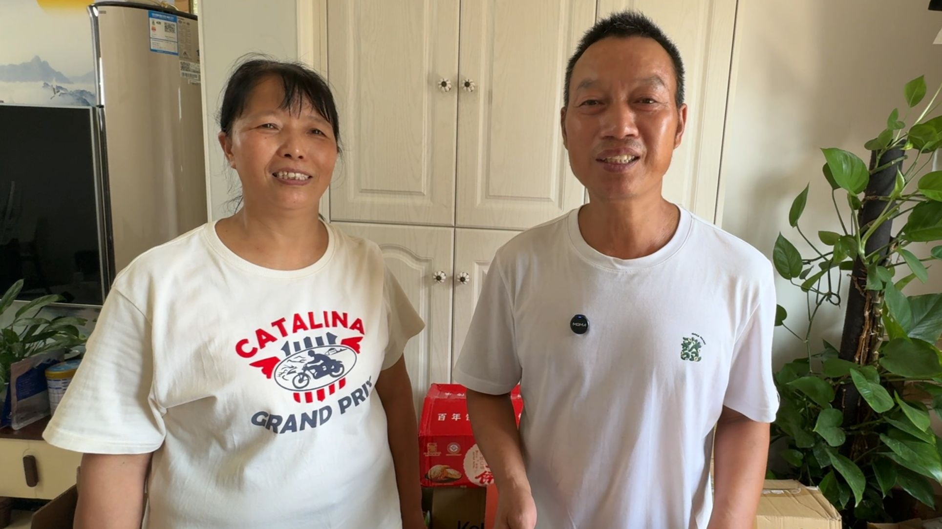 房子堆满了快递，一家人共同努力，比什么都强