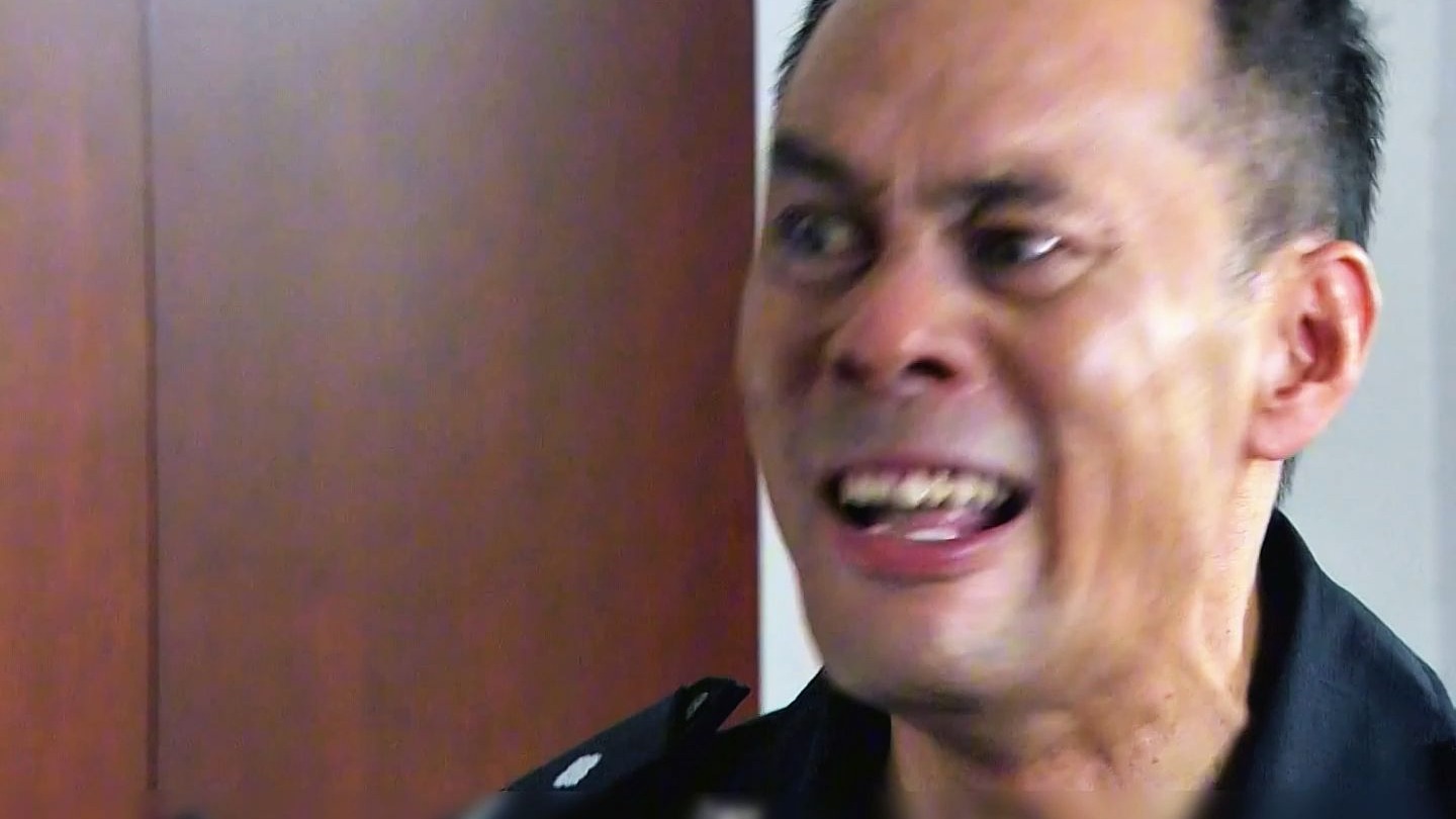 特警为营救人质身负重伤。