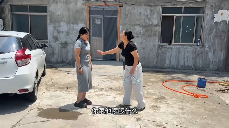 都老演员了，怎么还笑场啊