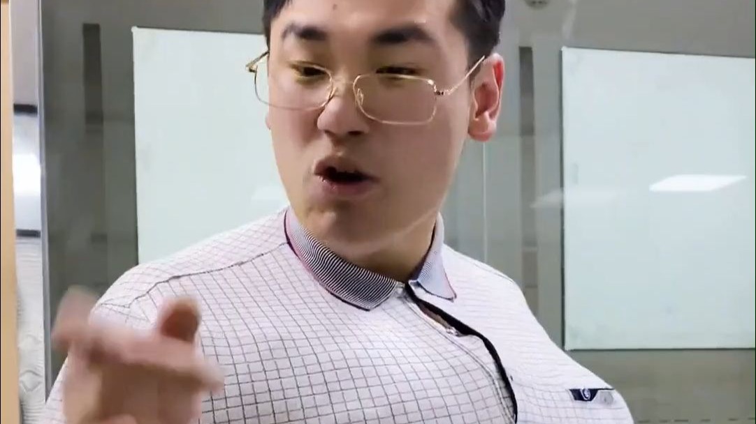 大卫跑了！