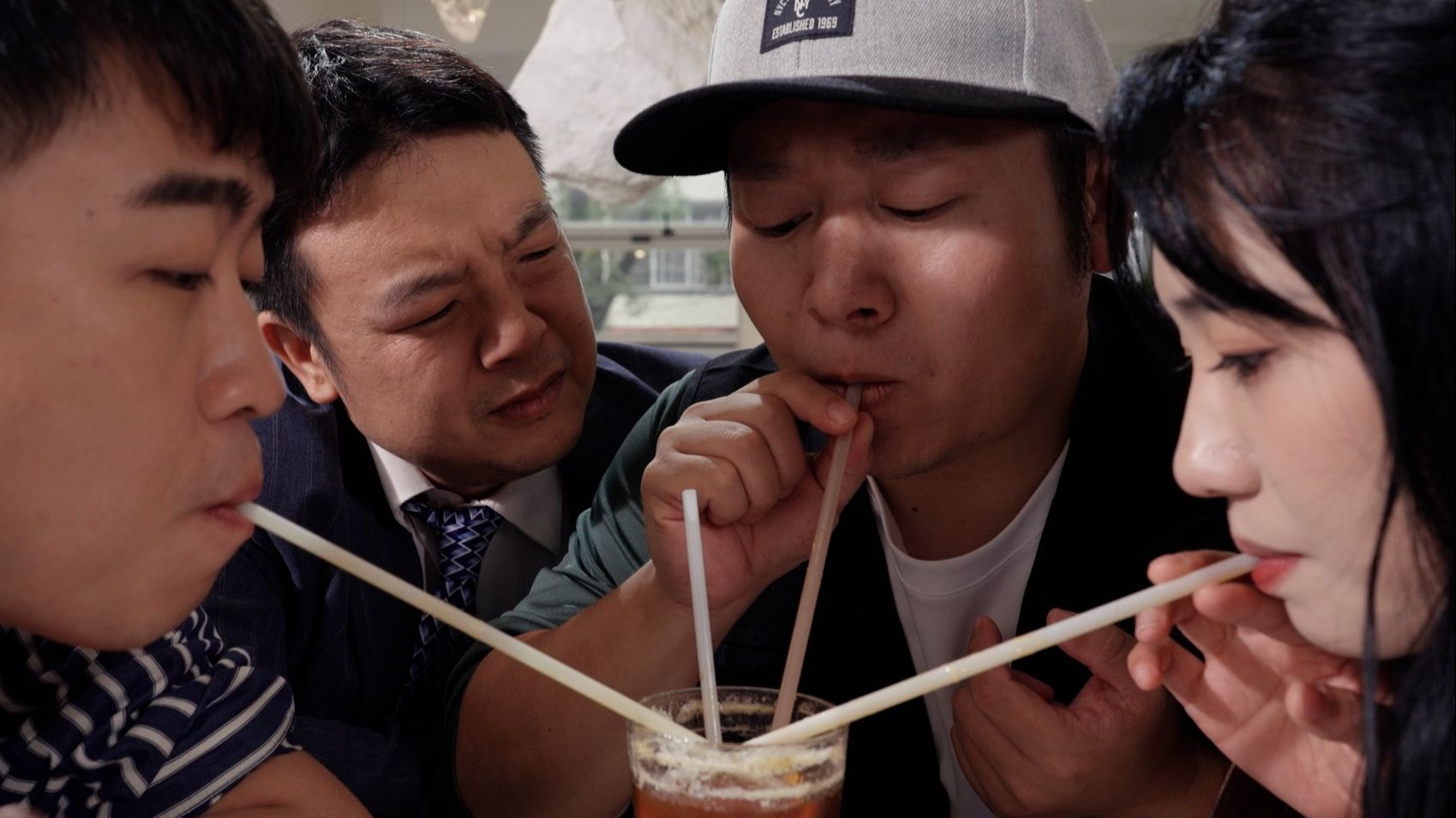陈翔六点半:一百块钱拍大片