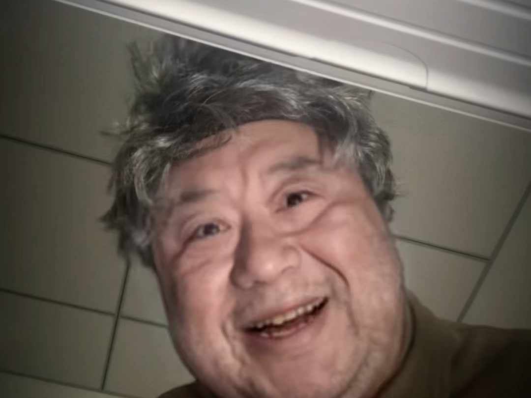 打 开 心 胸