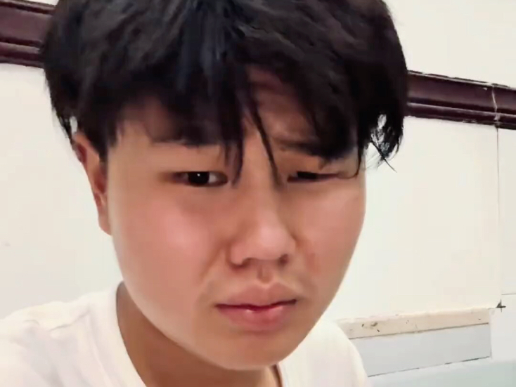 哥哥因为没有粉丝骨折了，喜羊羊来救他了，会获得粉丝吗？