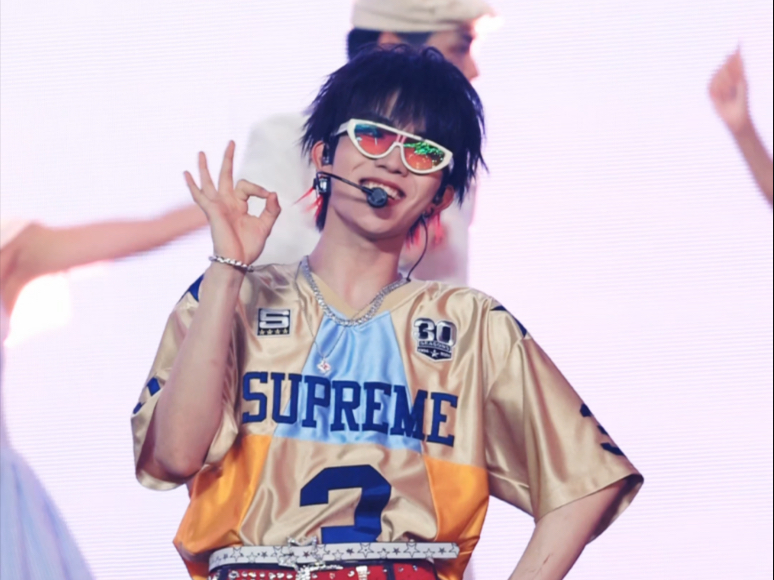 【苏新皓 | 4K直拍】走在路上突然收到了快乐邀请| 5/5 ONE 