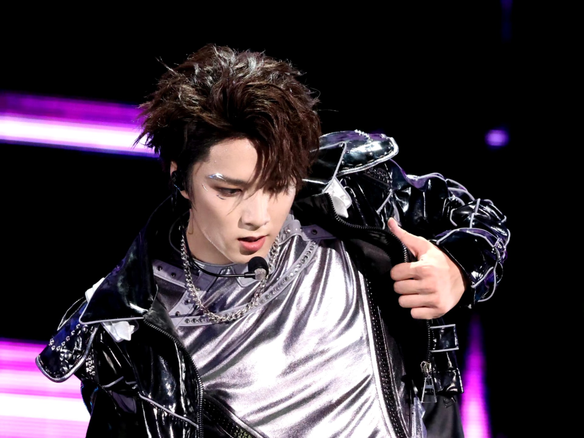 【刘耀文】love me right来了！！谁家爱豆把应援色穿身上！！帅我一