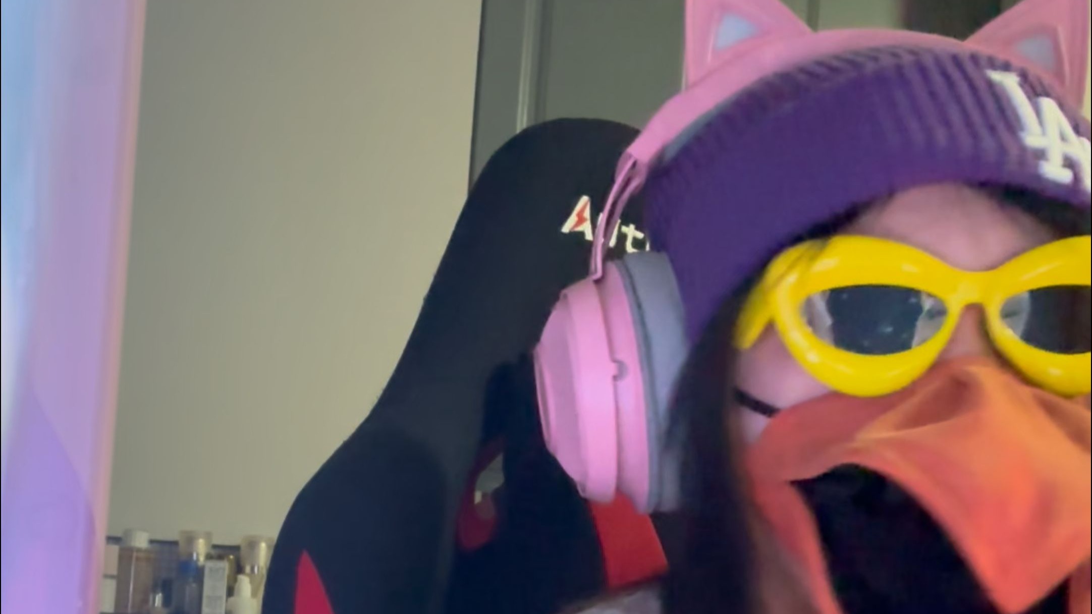 [reaction]张杰的坚如磐石听的我一愣一愣.....我看到了一个