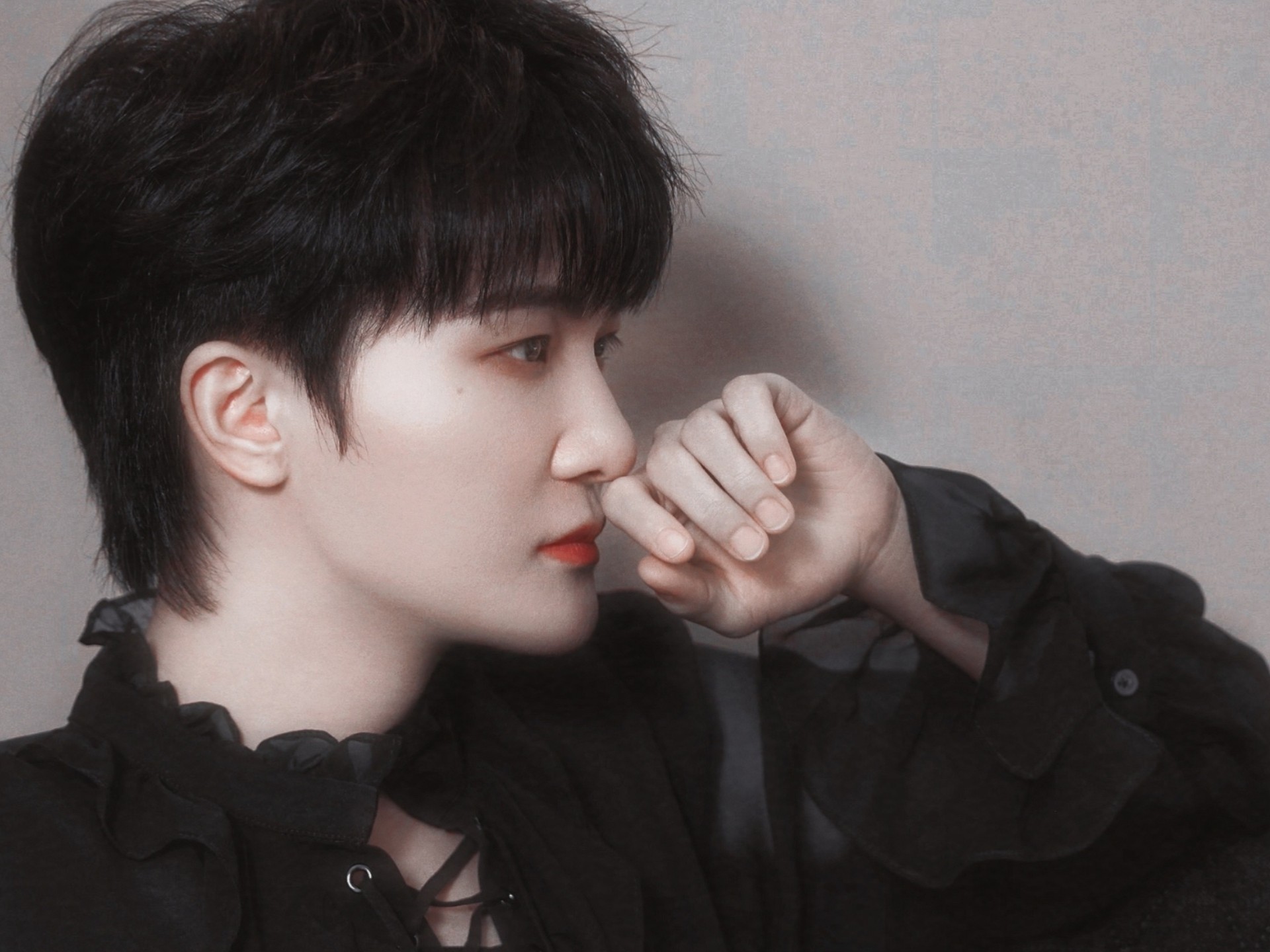 从半个娱乐圈路过❌从无数自己唱的ost路过✔️