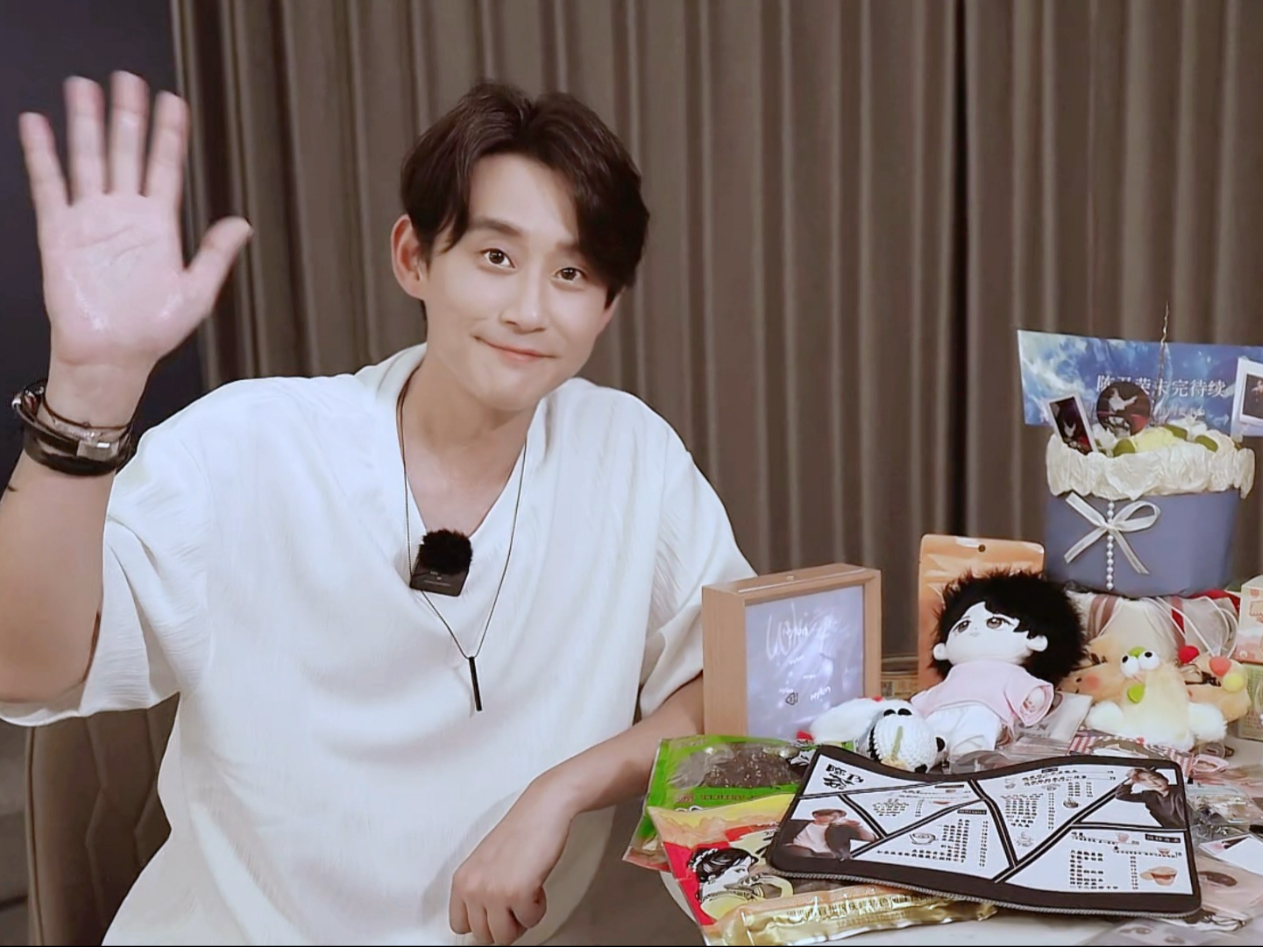 大家送的礼物都好有创意，礼物太多了视频里真的说不完，谢谢大家