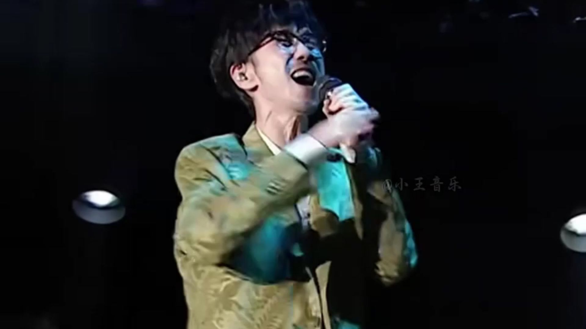 盘点演唱会那些万人大合唱，哪个又是你的青春呢？