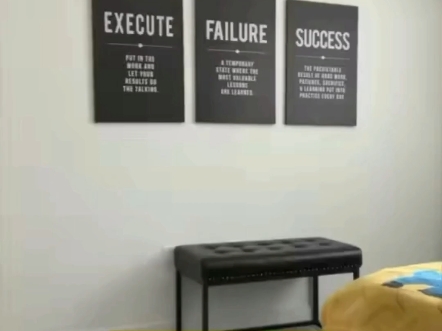 不同迪士尼角色踢到脚趾是什么反应