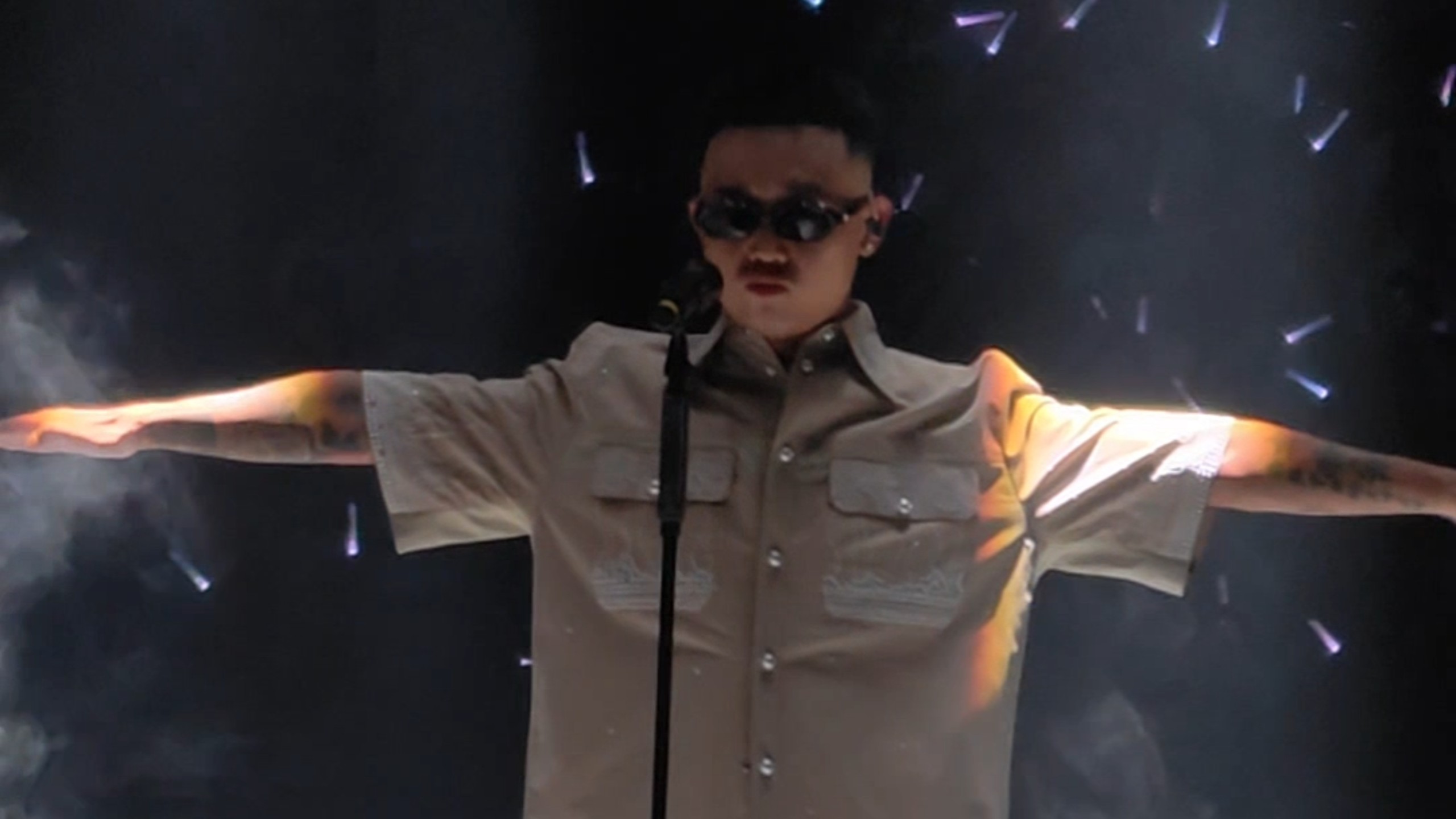 今天白鸽真踩我脸上唱的