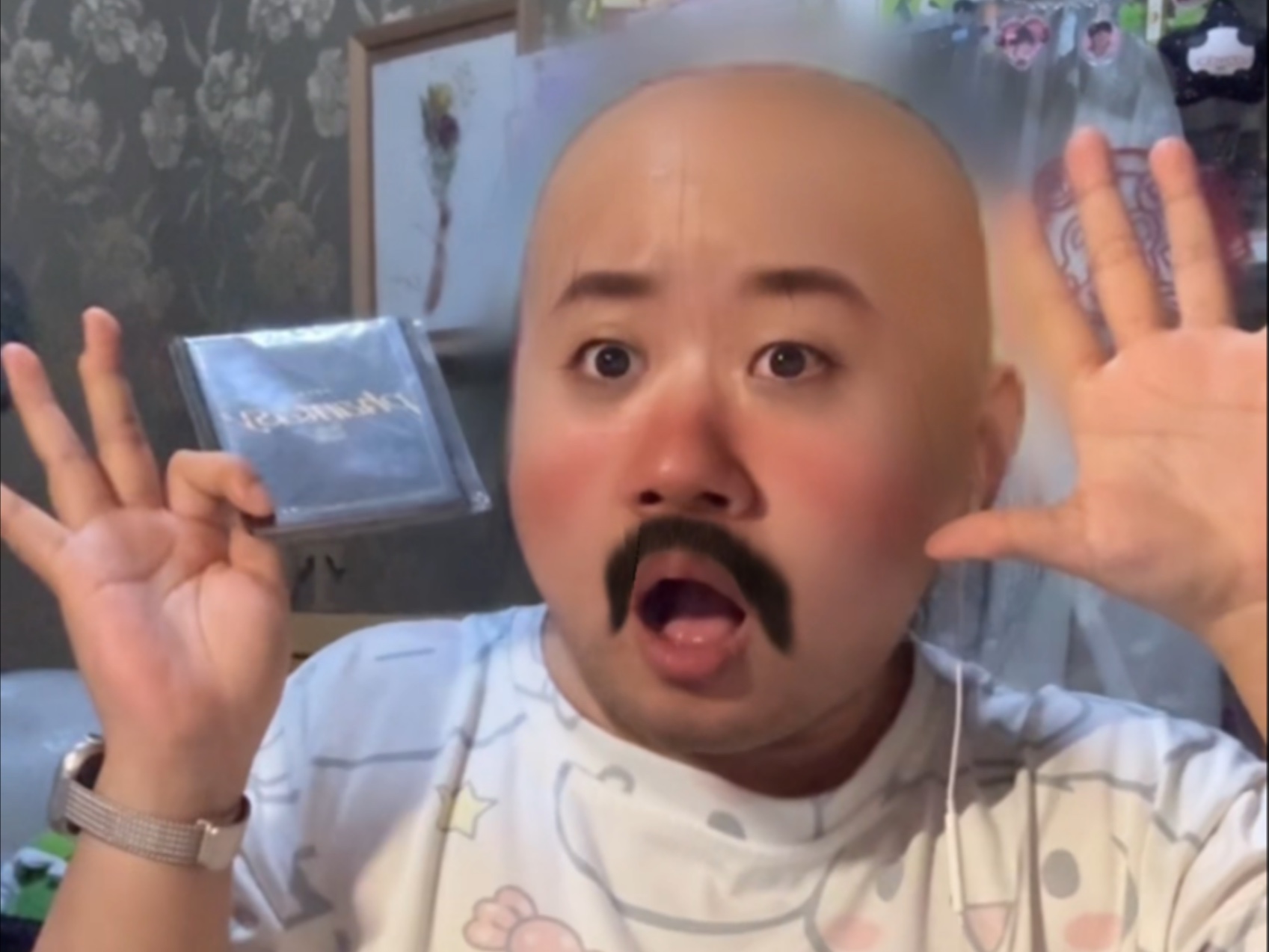 《豆包又来拆她最爱的专辑》