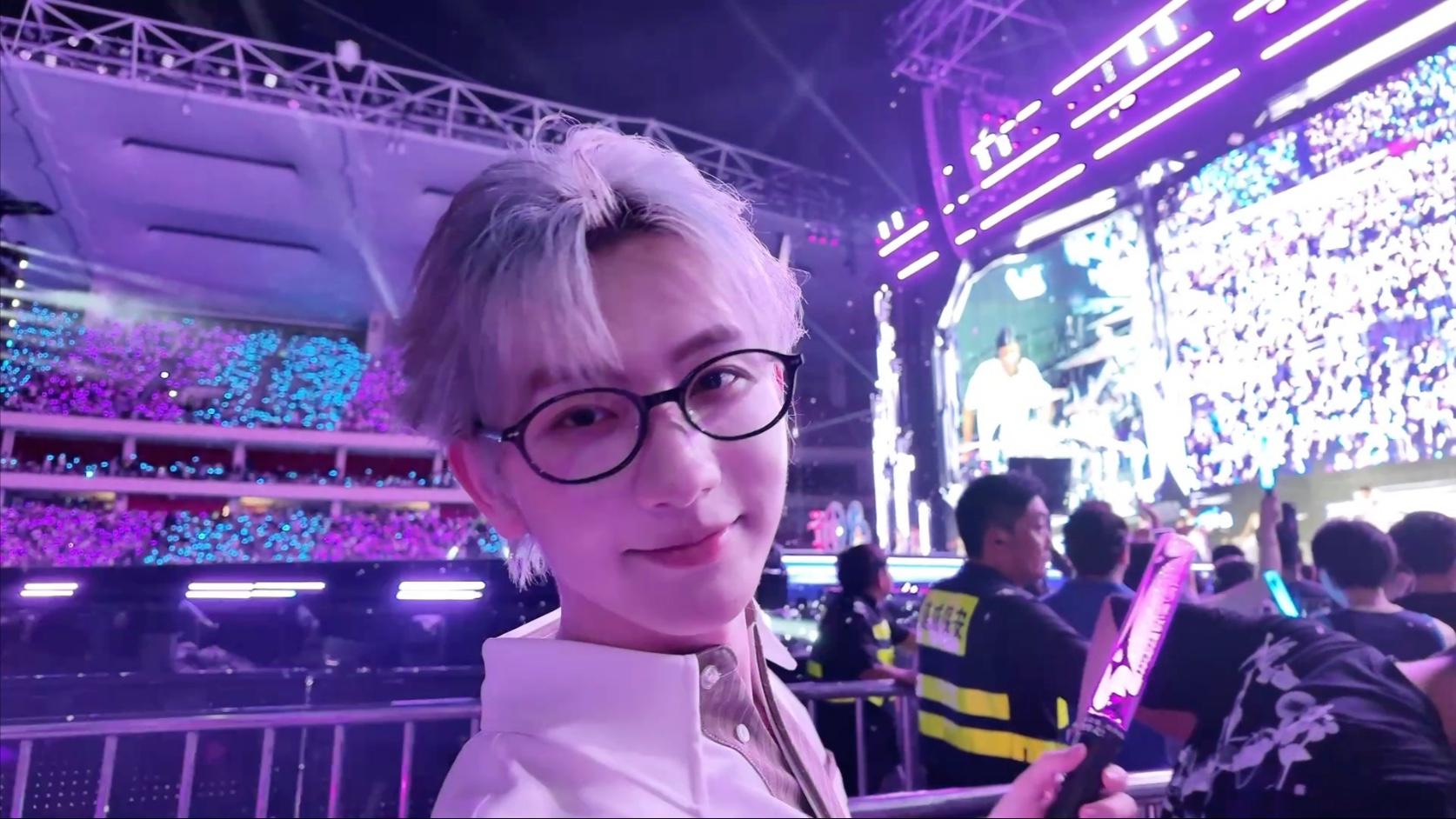 第yi次去看邓紫棋的演唱会 好多人求婚！幸福幸福请下次降临我