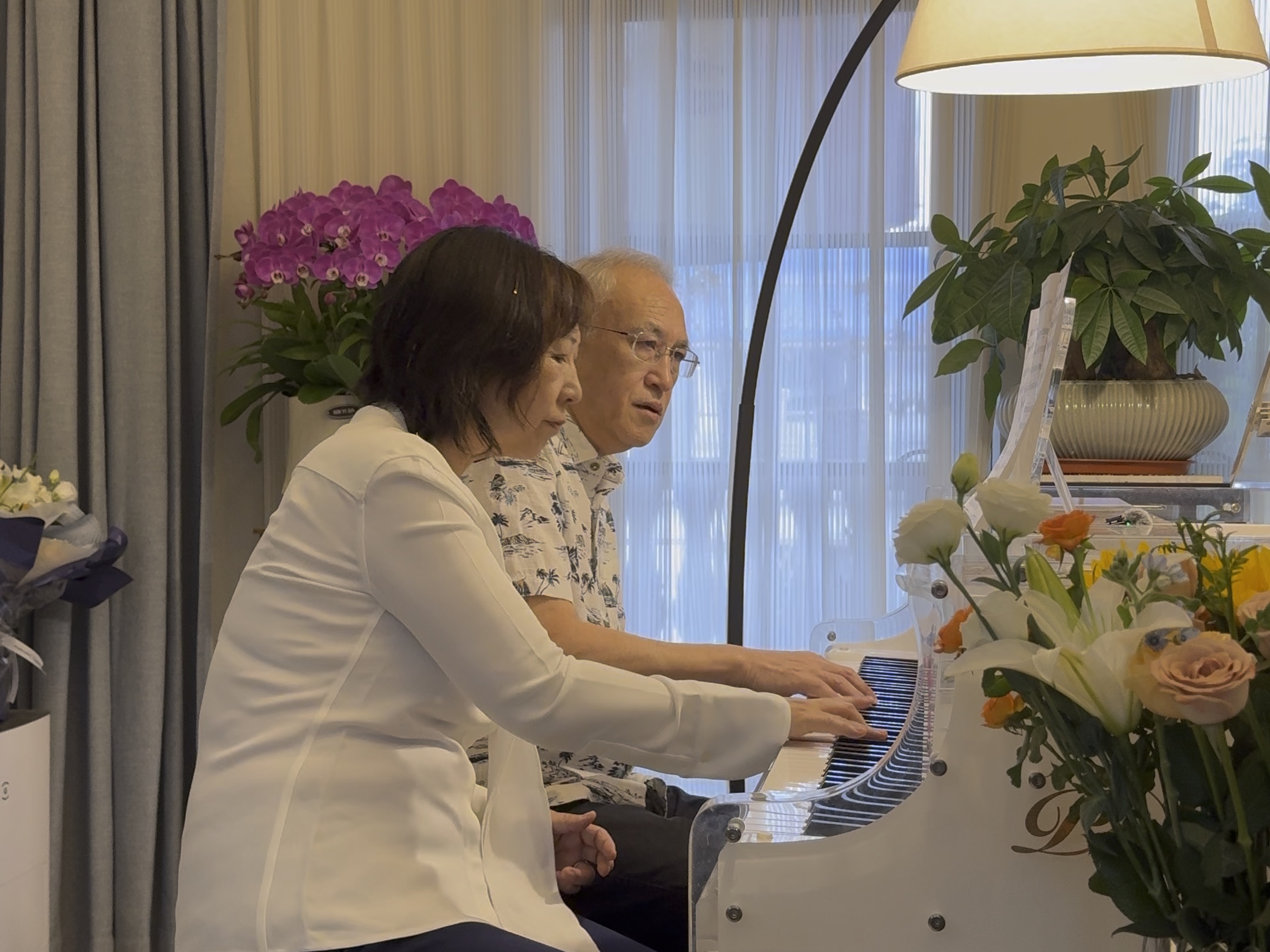 《春之声圆舞曲》—（约翰.施特劳斯）