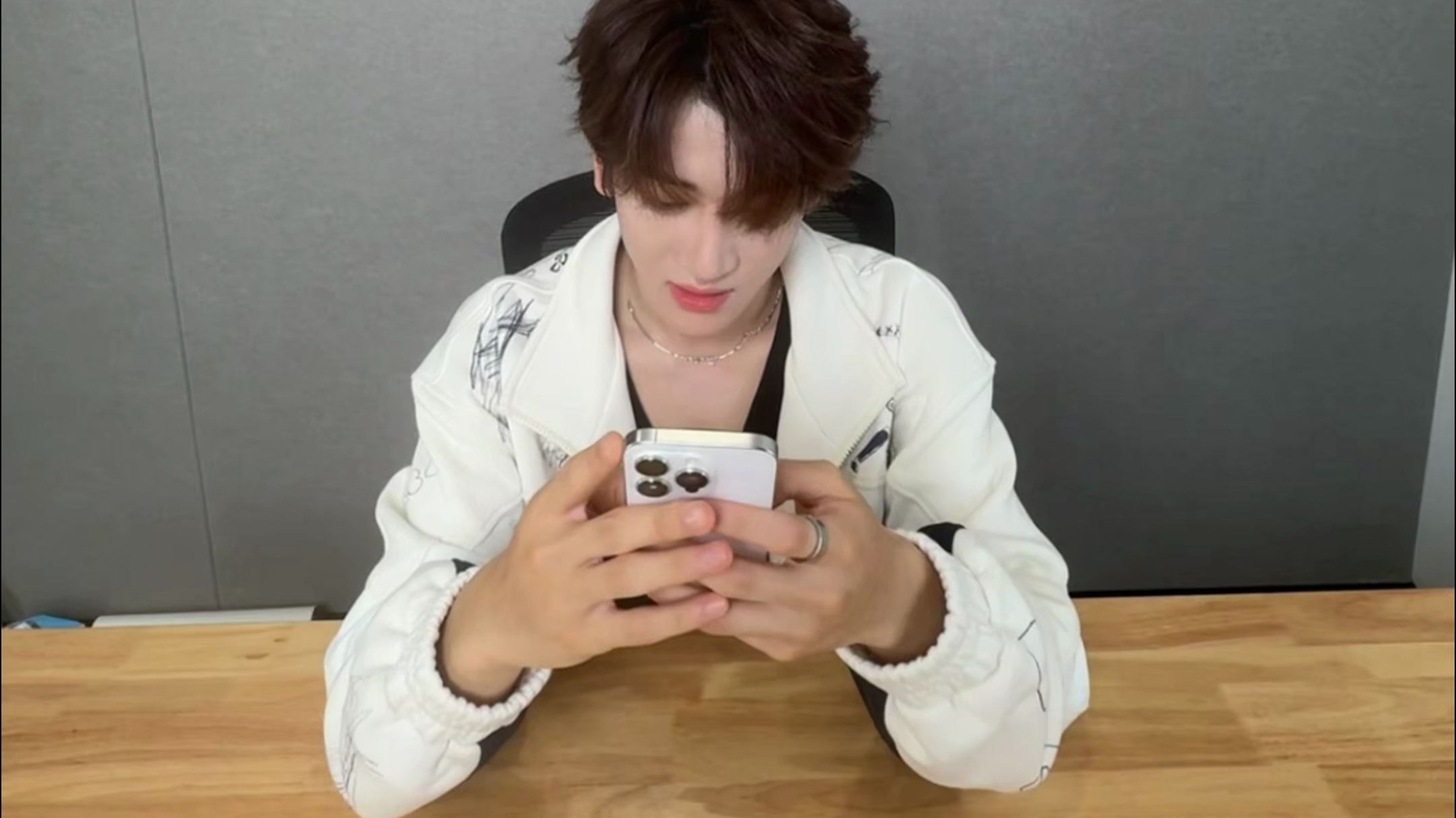 【邓佳鑫】250821邓佳鑫微博直播：“小邓的一日点歌台”唱歌合