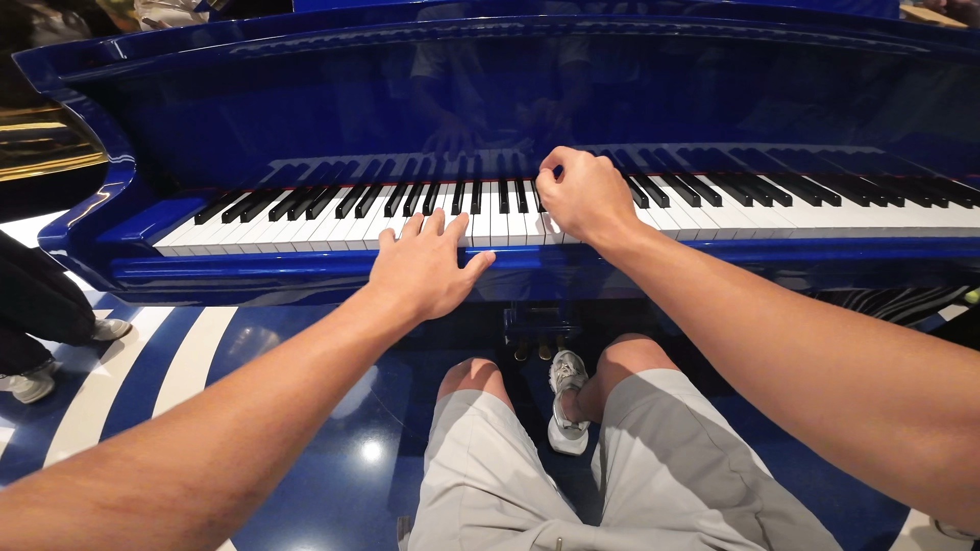 不愧是南京，厕所都有钢琴