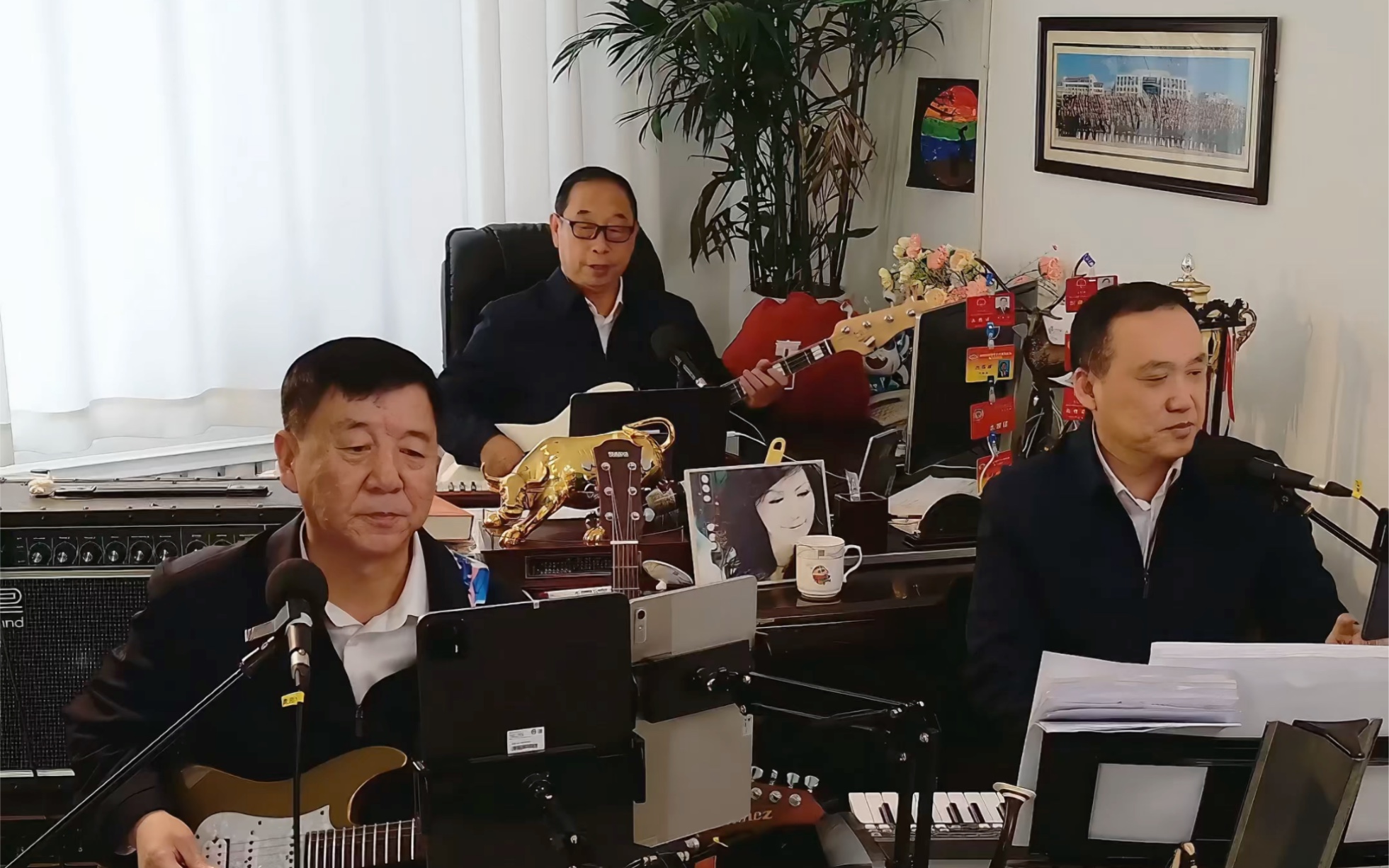 三个人可以组成支部