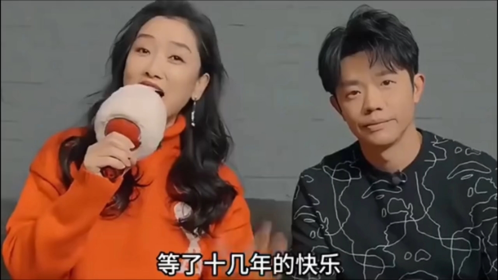 曾毅：歌土和我有什么关系！我才几个词！玲花：歌难和我有什么关系！我