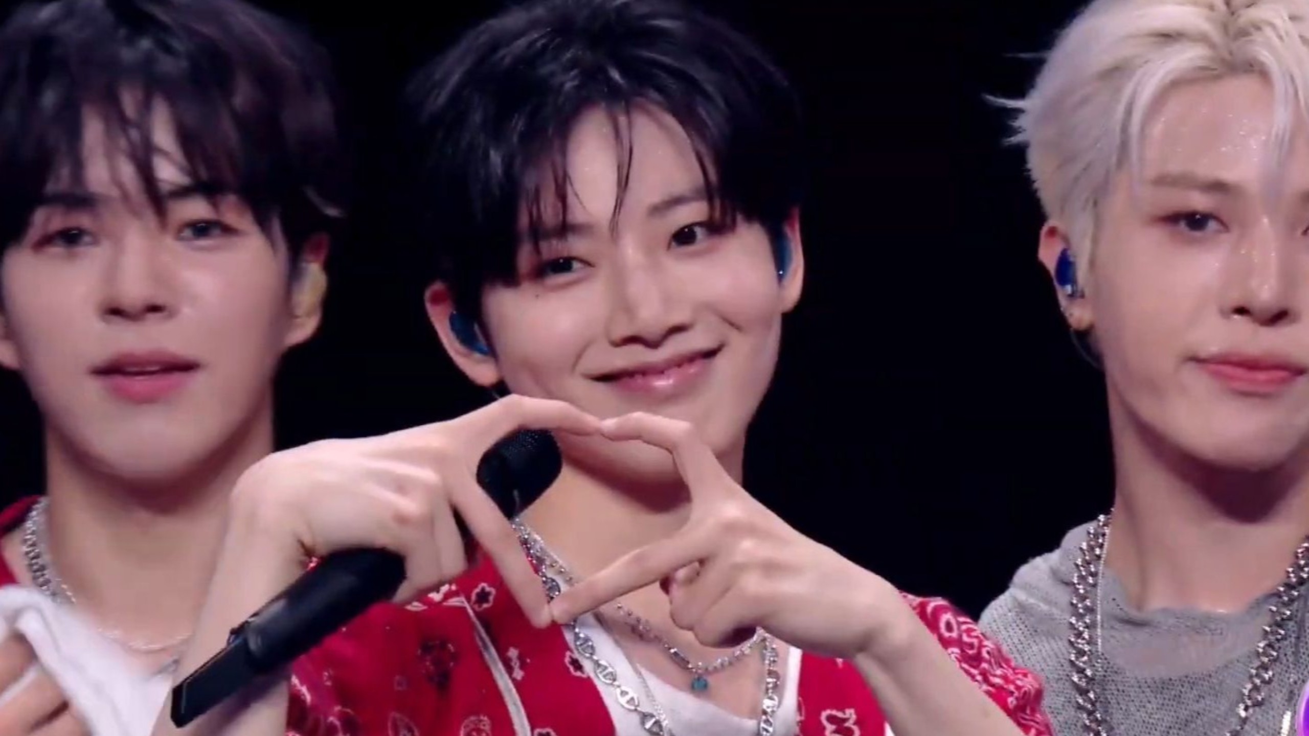 TREASURE KING KONG+JIKJIN+I Want Your Love+B.O.M.B+Hello