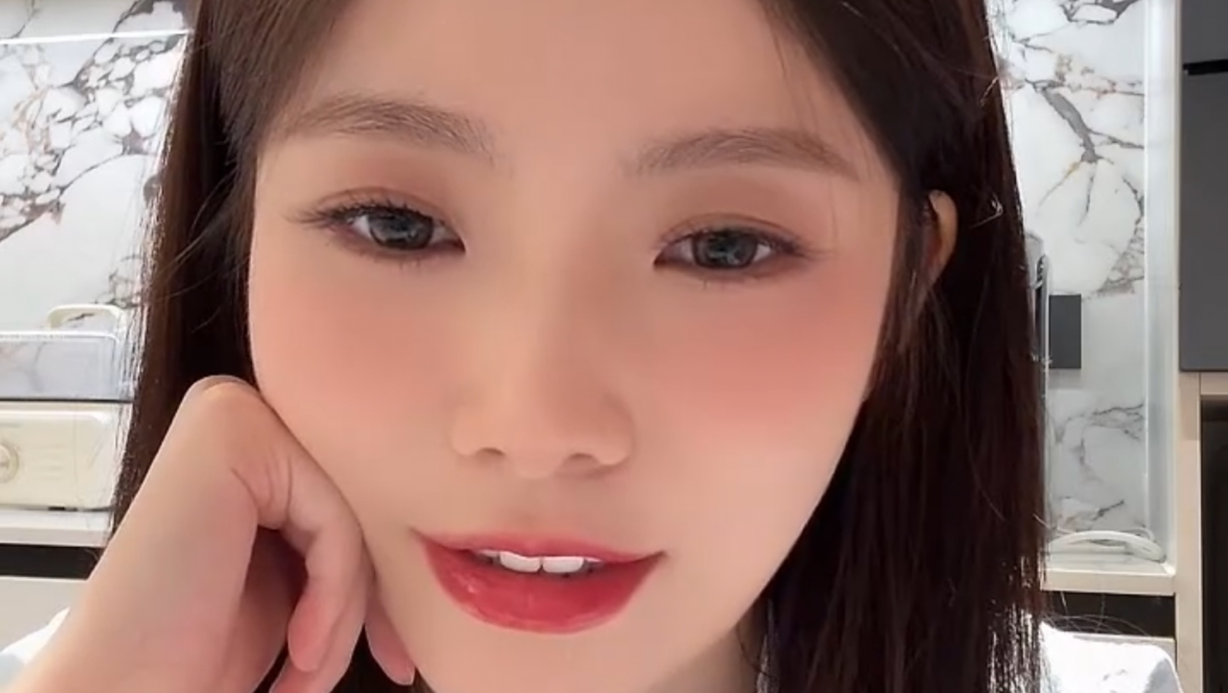 20250807陈卓璇抖音直播回放 怕大家赶路无聊 唱了好多歌～