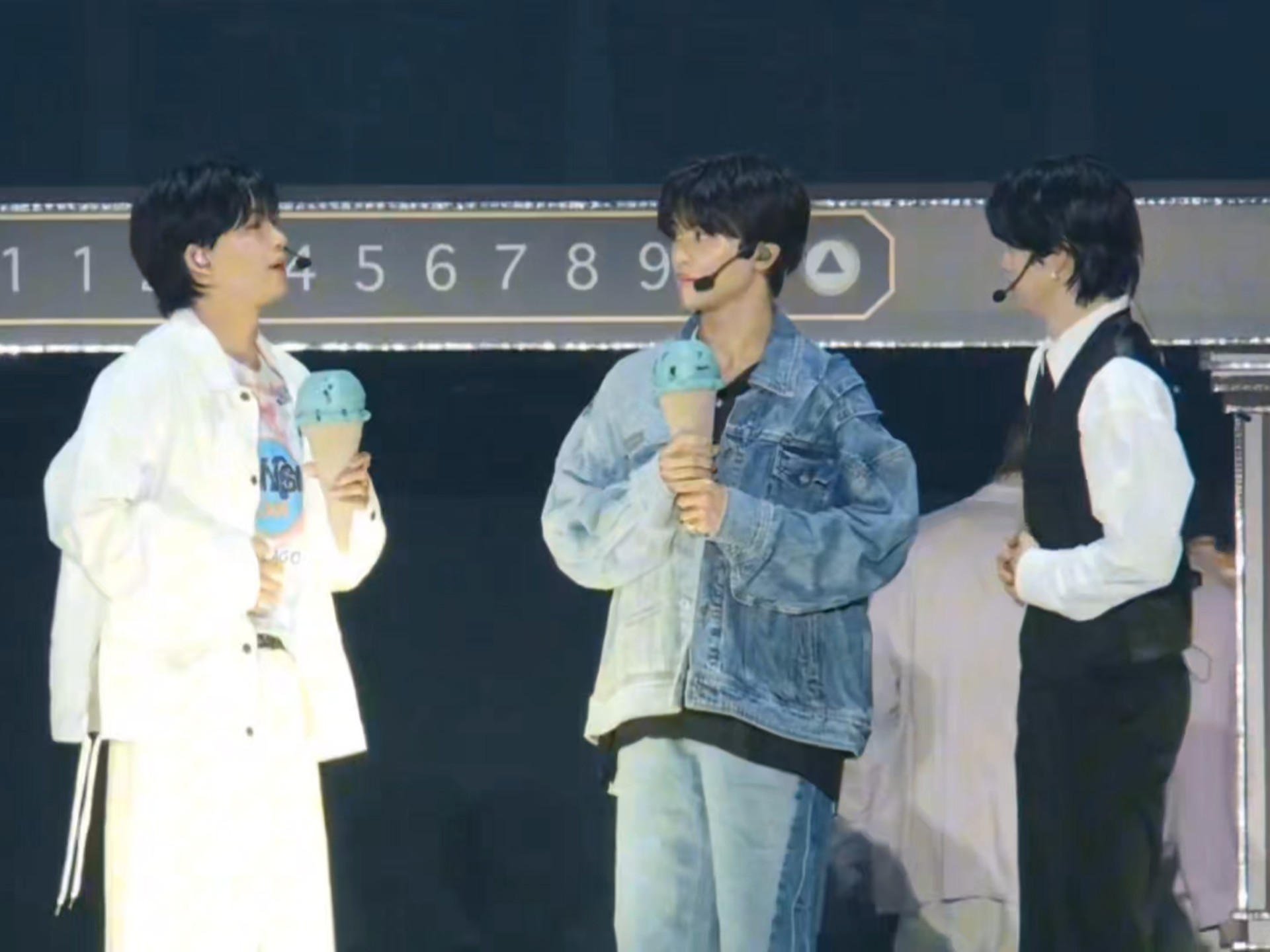 艾比来DAY3 | 草川兄弟小剧场 | 这么可爱的猫咪草川家有两只