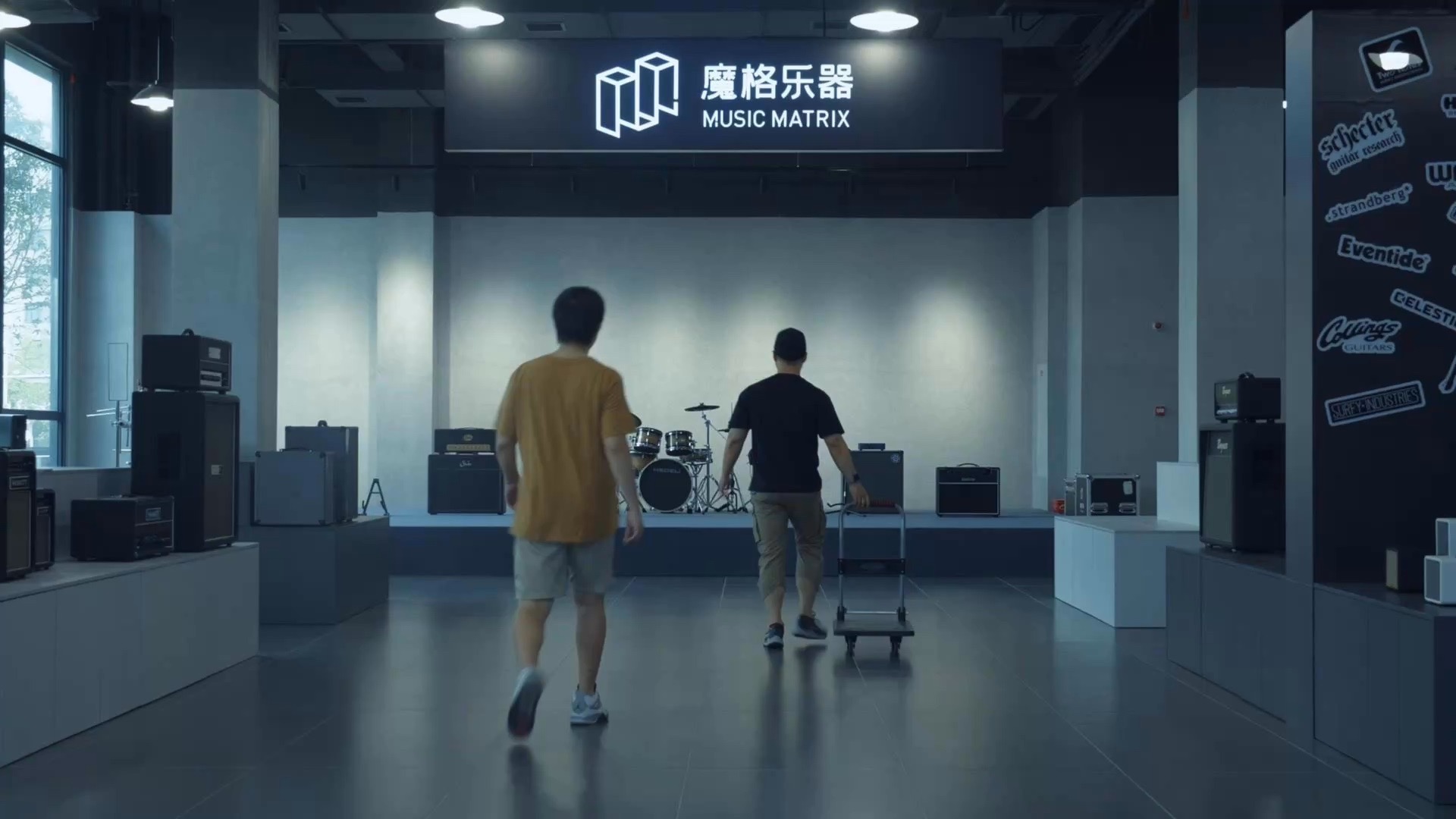 像逛超市一样拿走了几十万的音箱科隆下来分享给大家，我们这波