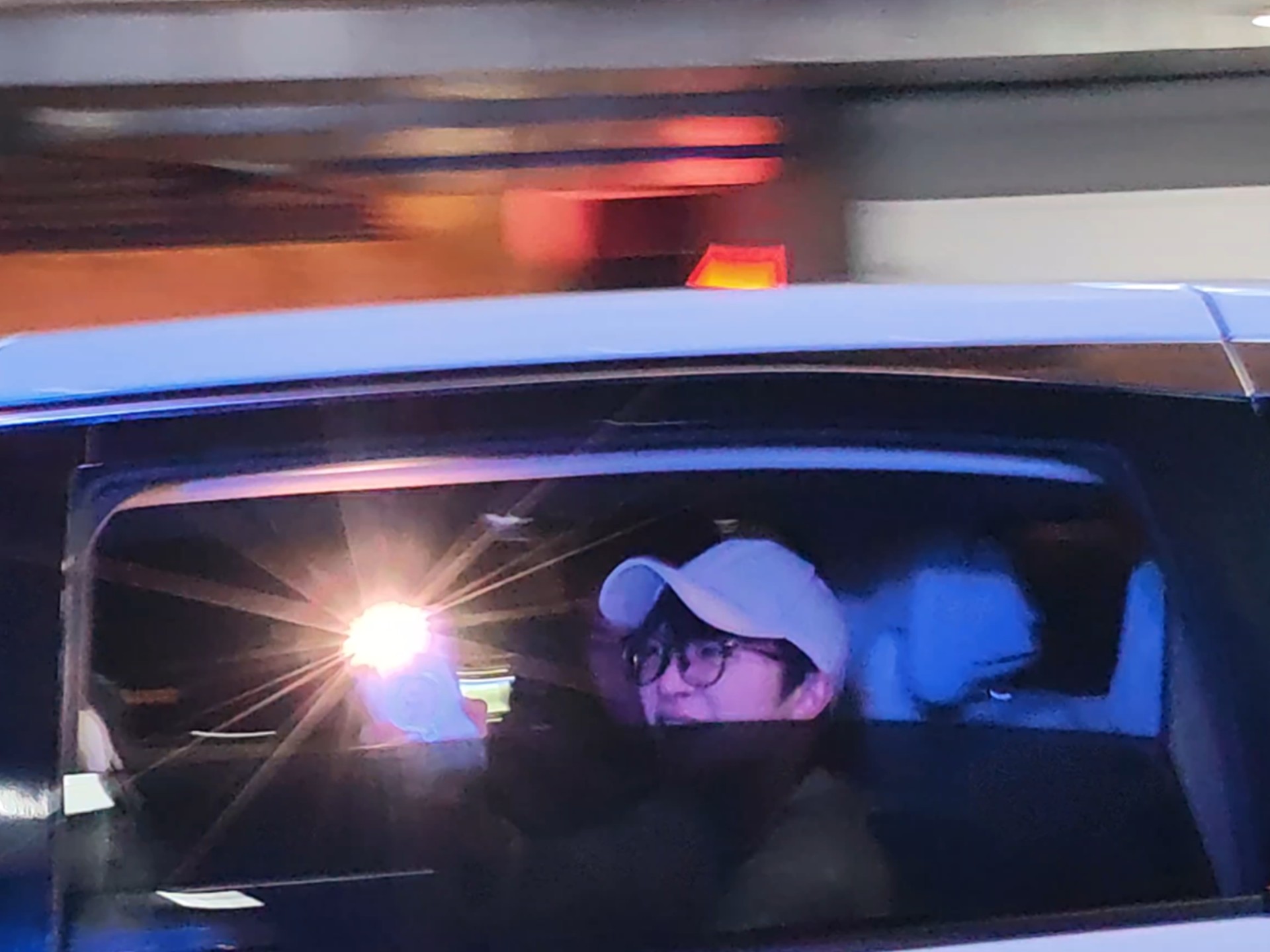 接到宝贝了！周深青岛彩排