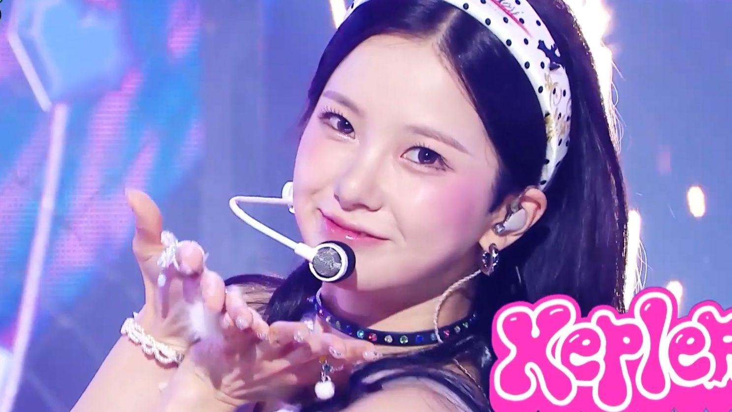 Kep1er最新回归曲BUBBLE GUM 打歌舞台