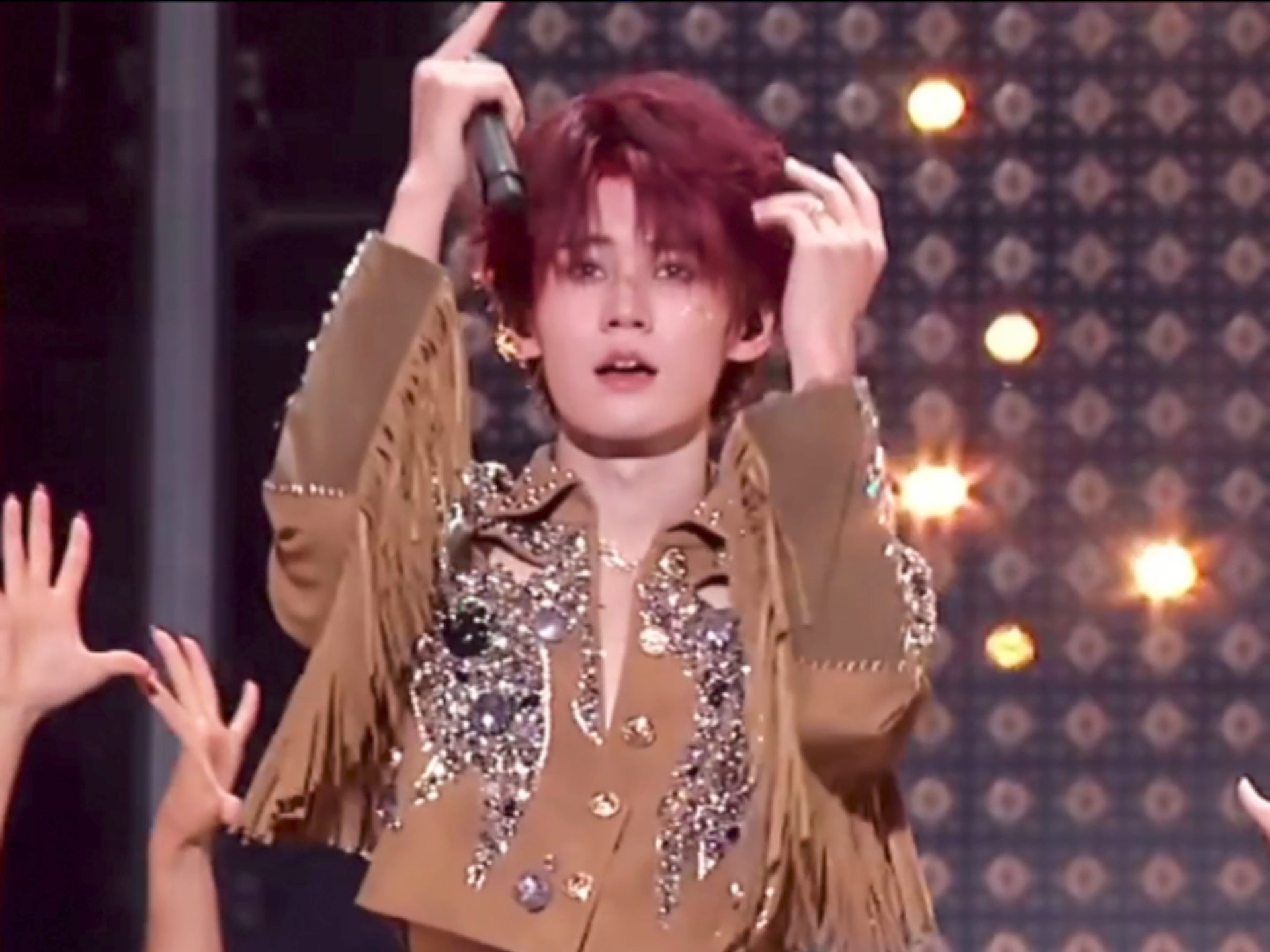 满屏的腰～源儿这段dance break太勾人了｜时代少年团上海演唱会