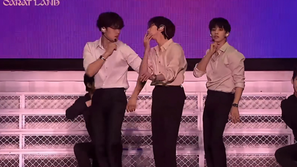 脸盲话密路人看97line《light a flame点火》舞台reaction