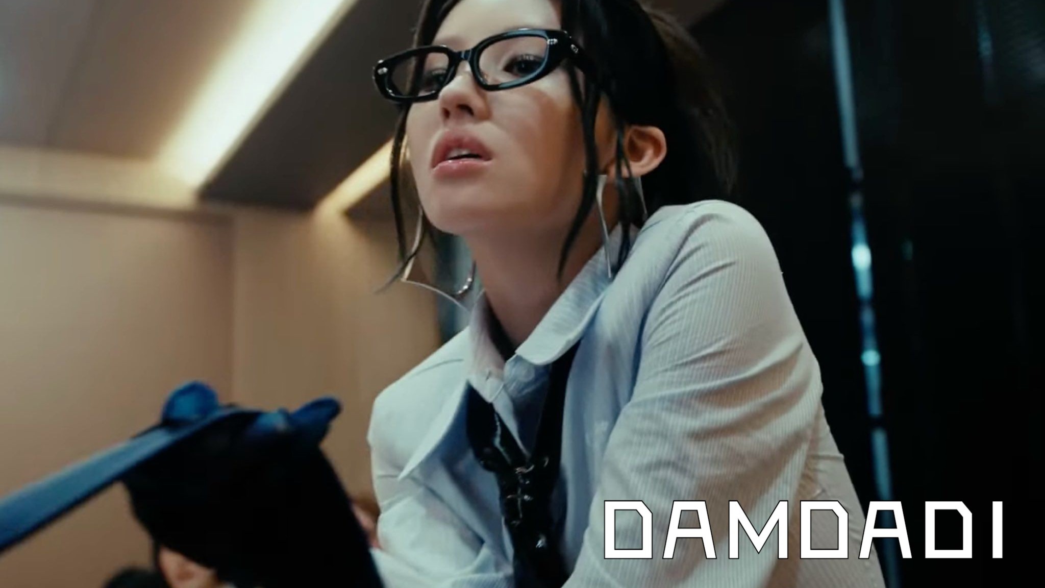 【田小娟】"疯感十足的爱" 制作人R.Tee新曲《DAMDADI(feat.