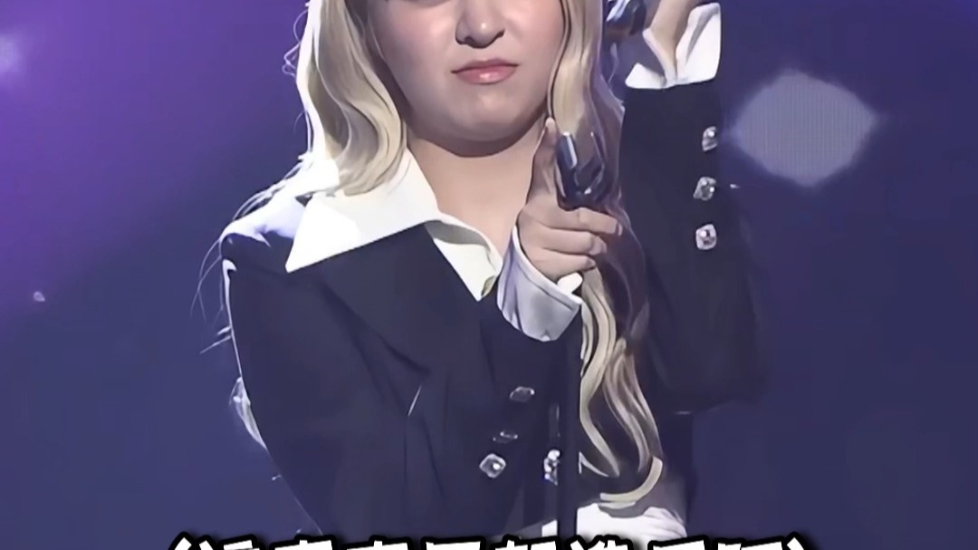 LILY：麥克風架你造反阿!