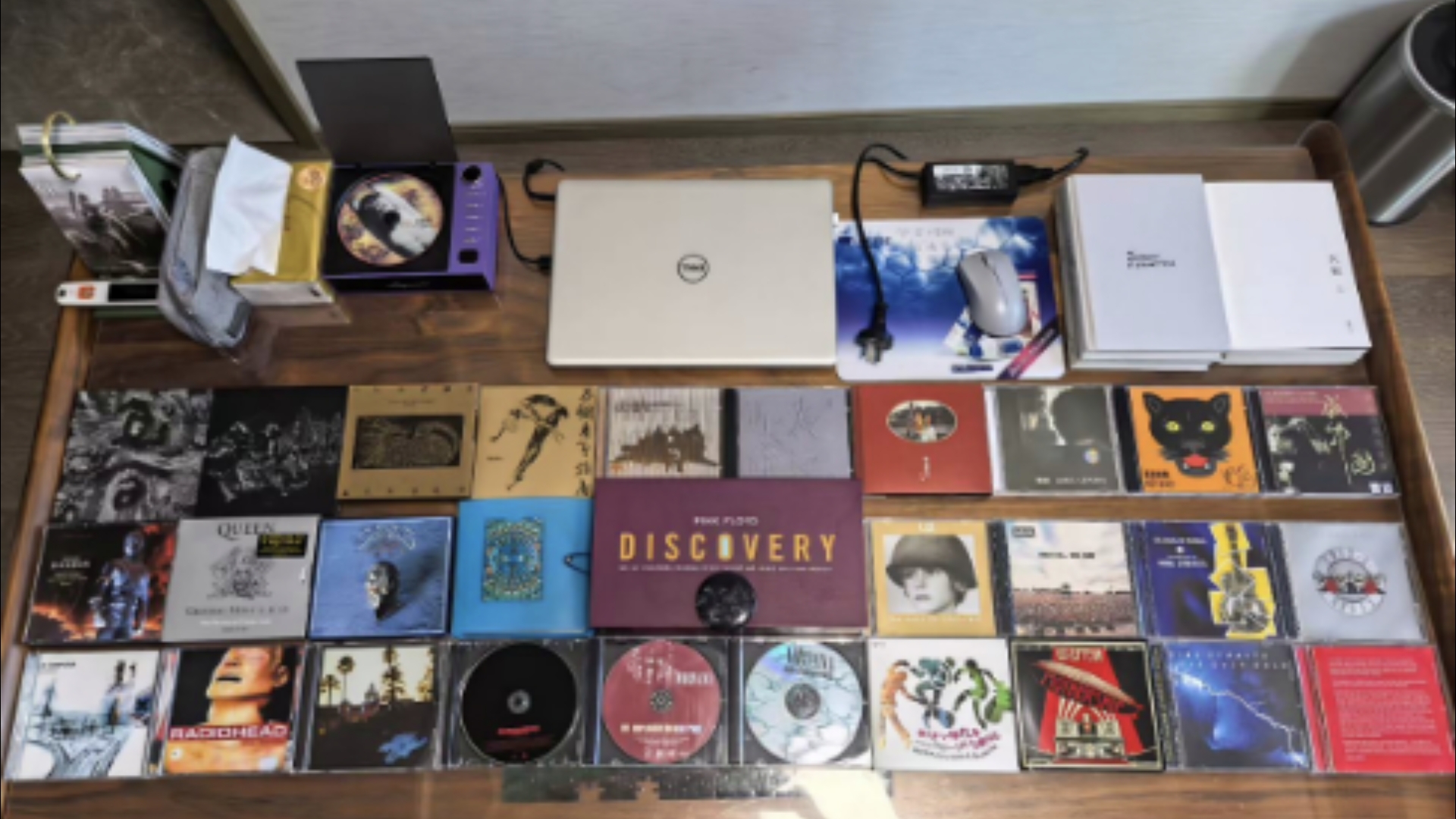 买了将近100张cd的up分享一下他的cd收藏