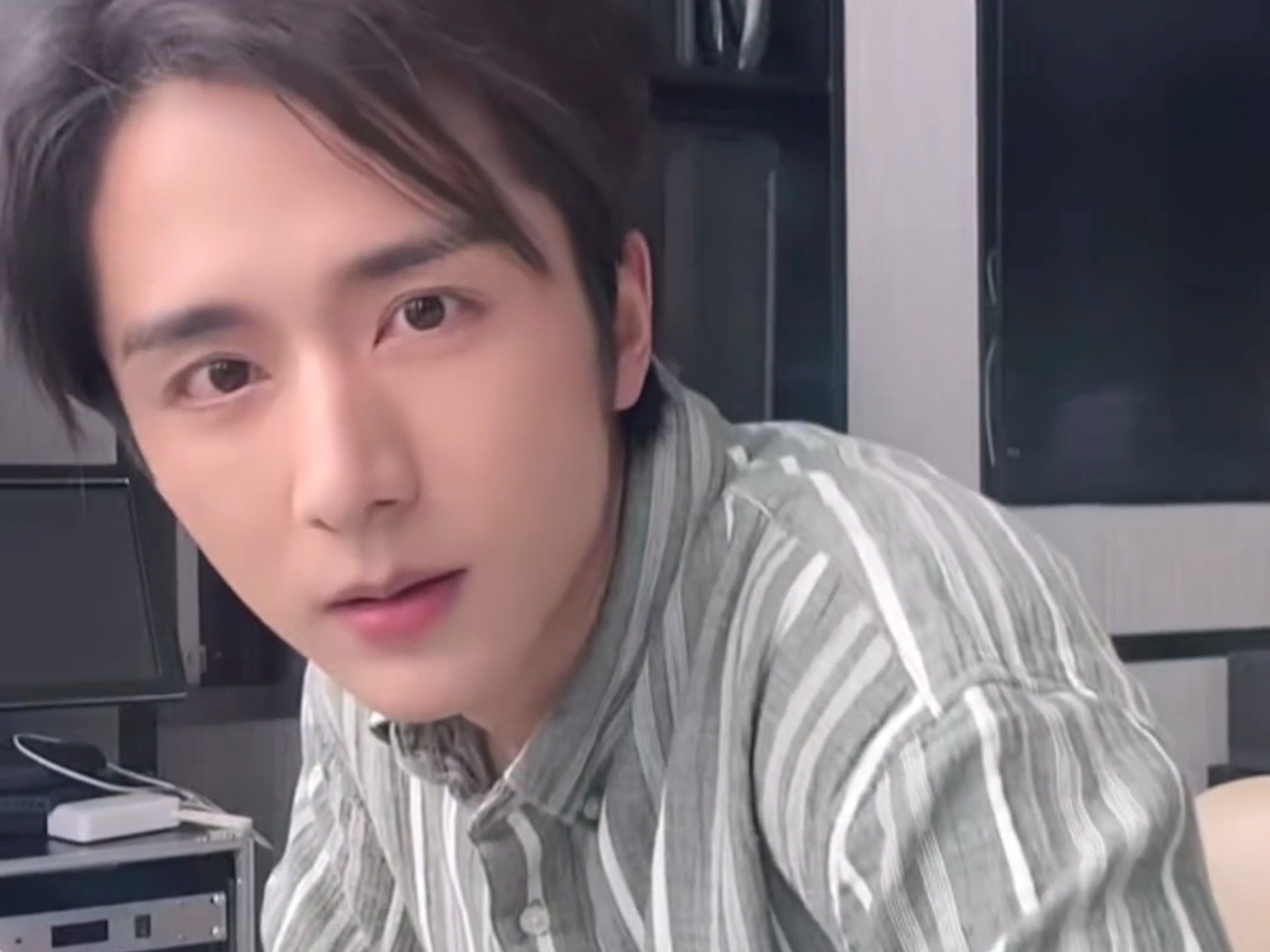 张新成“现在给渊种唱一首大家最想听的歌”