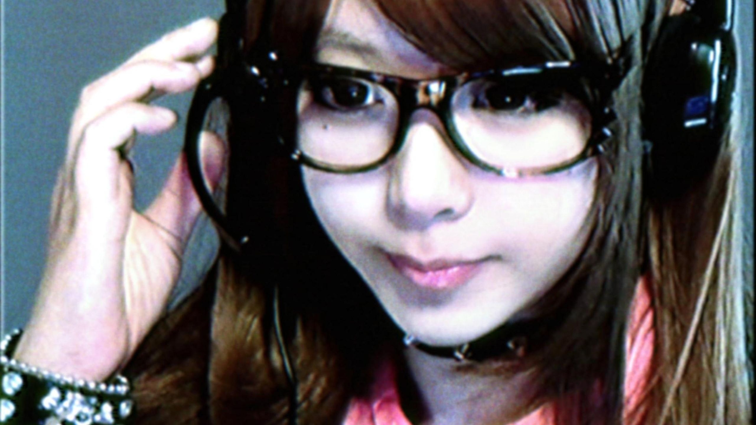 唱完坏女孩 还要去偷菜~