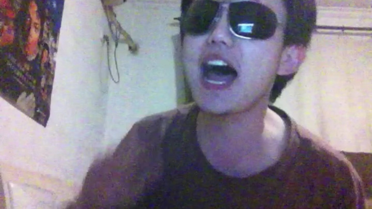 2010年我在出租屋~唱MJ的《Earth Song》