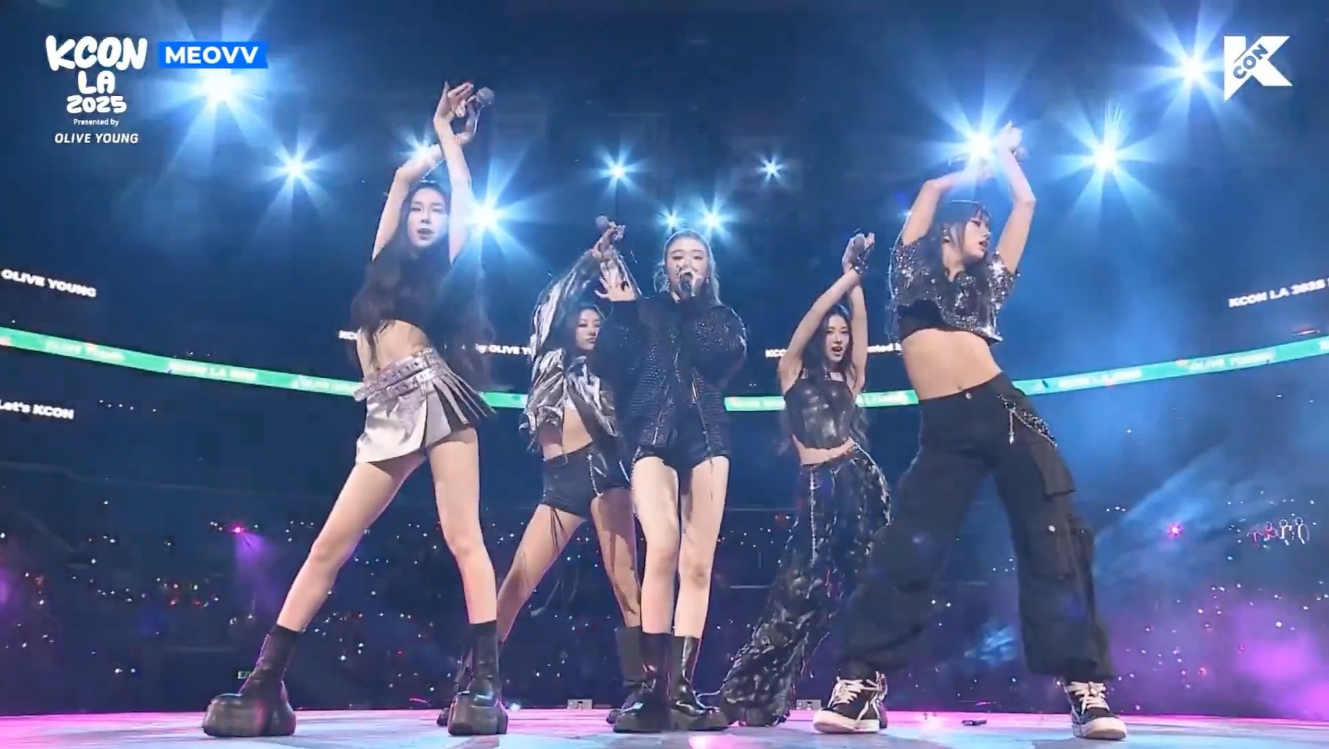 依旧开麦｜MEOVV KCON主舞台 HANDS UP + DROP TOP