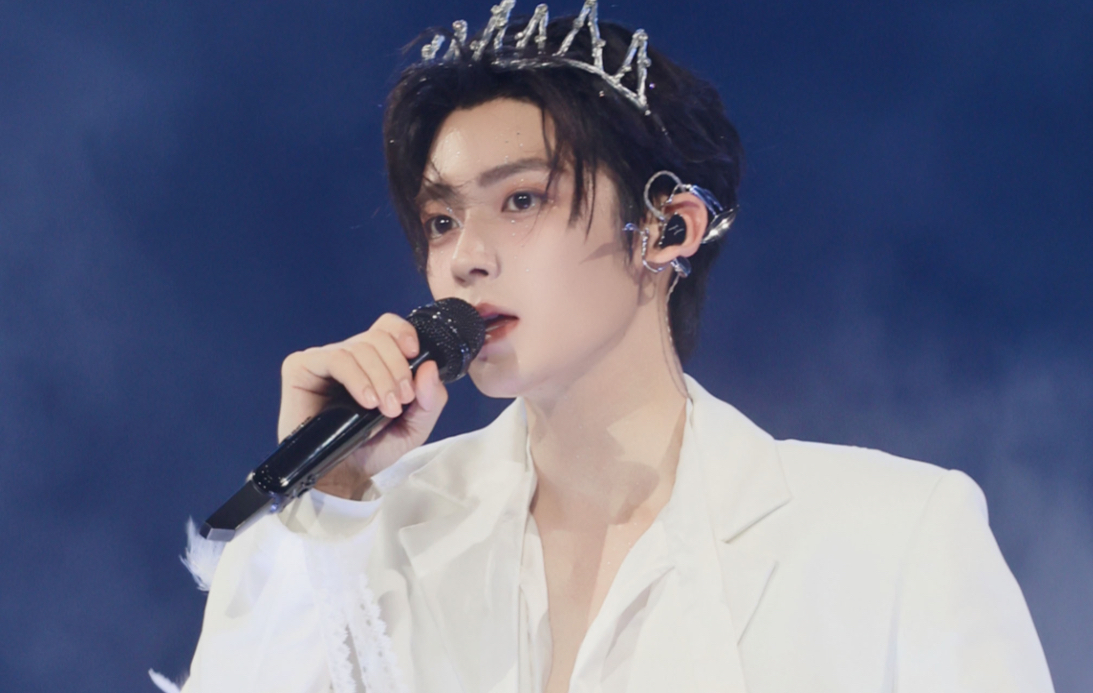 仙男下凡尘 原来真身是小猫【侯明昊8.2演唱会】转音丝滑高音