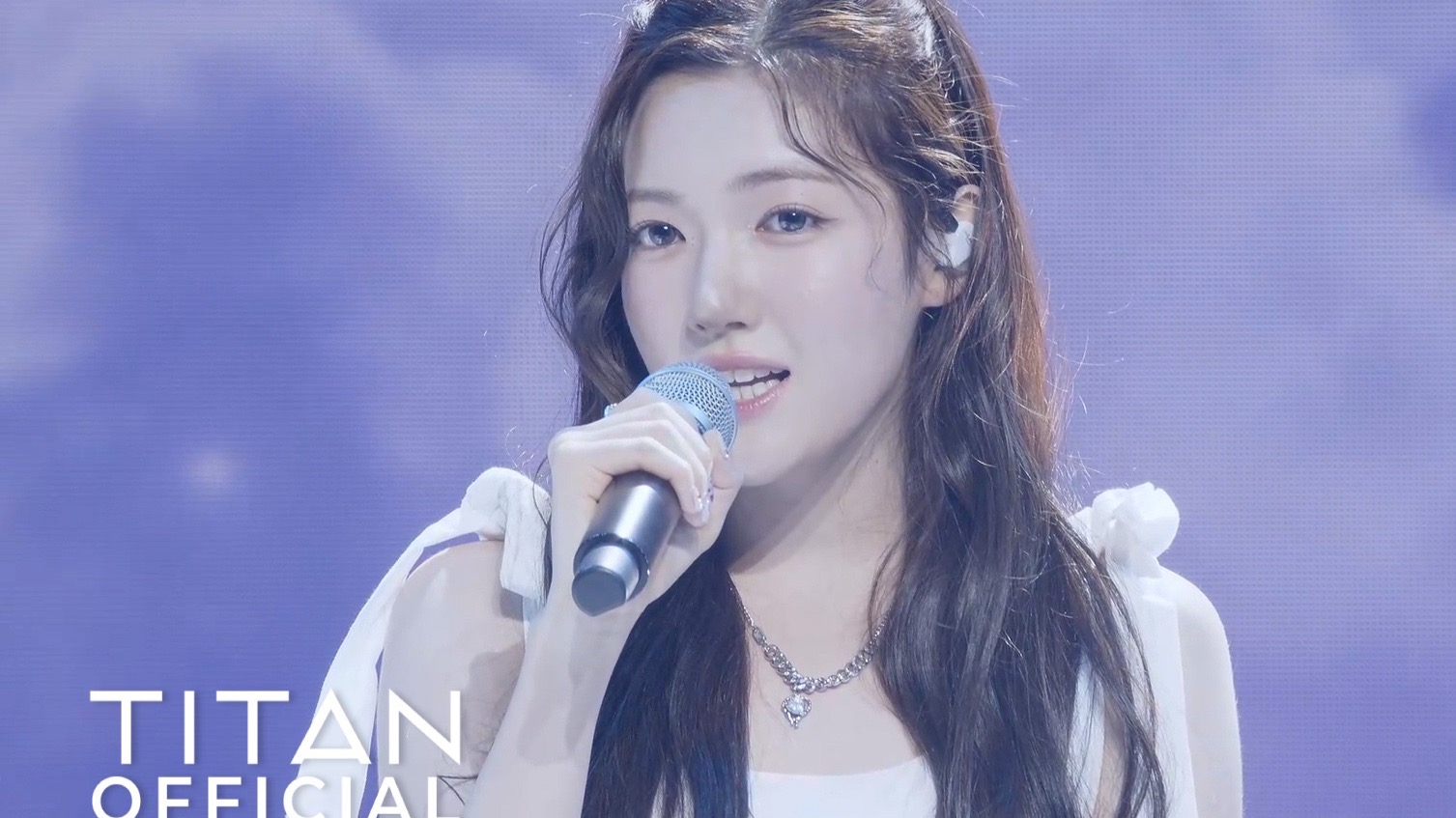 AtHeart-Dot Dot Dot出道舞台