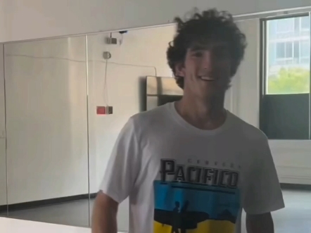 高中生小哥开口跪歌剧魅影翻唱