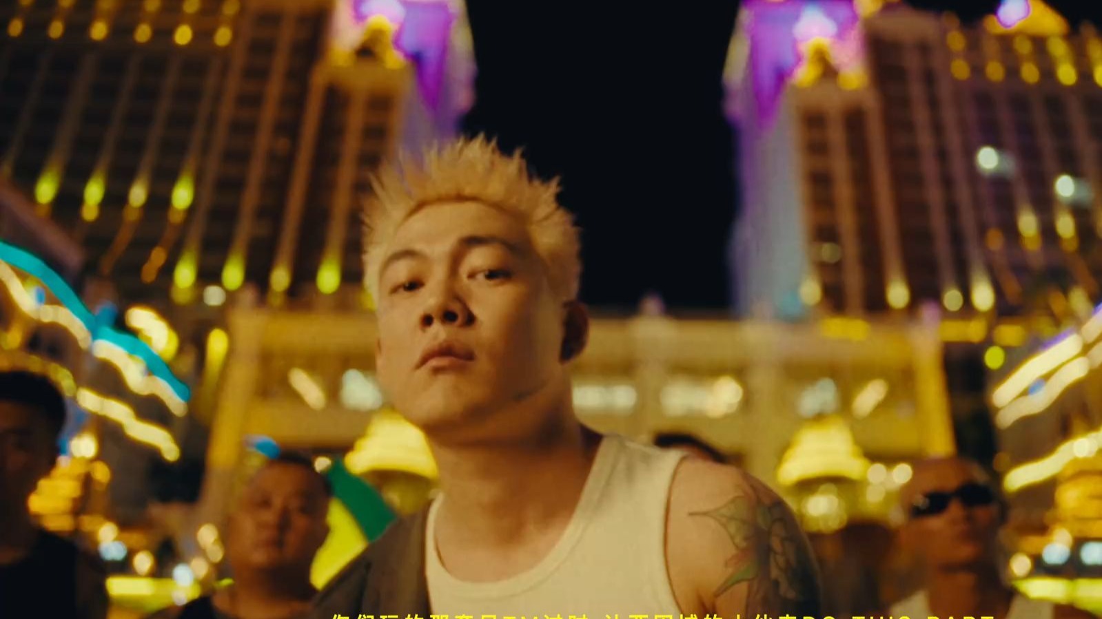 摇翻！贝贝李京泽未发新曲《3977》MV