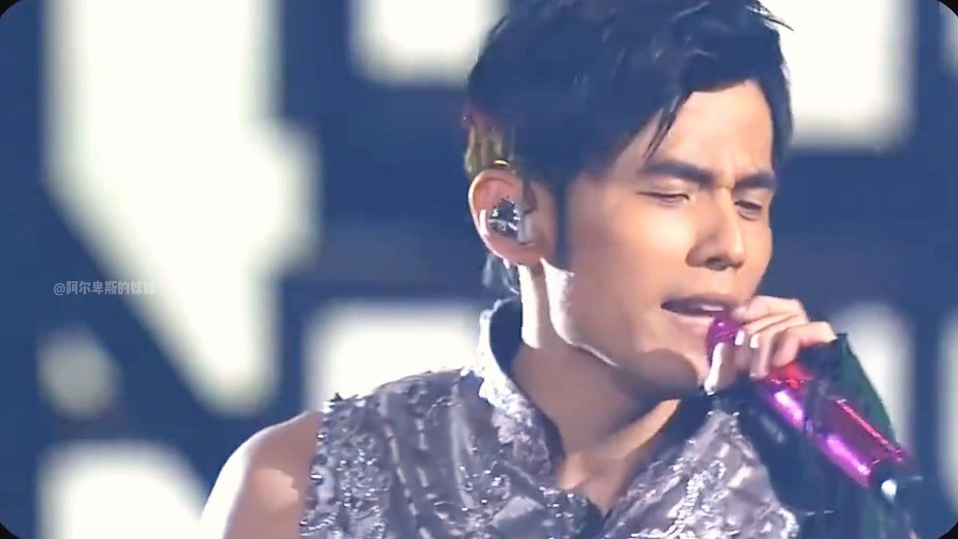 你们发现没有，从1985-2025年每一年都一个大事件和一个主题曲，