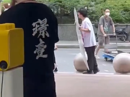 他看起来真的好快乐，这就是二次元的快乐吗