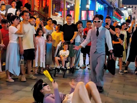 小伙子，的确有一下，就出场那第一个动作，已经碾压全球百分之九十