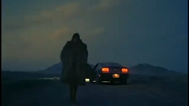 Kanye West - Flashing Lights ft. Dwele