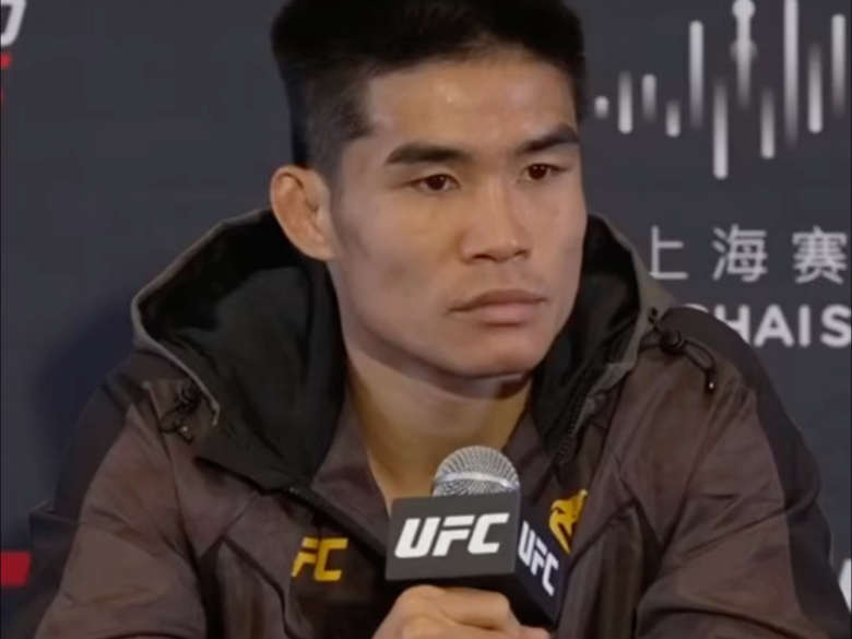 UFC中国力量肖龙@偶像陈小春 #UFC# #终极格斗冠军赛上海站# 