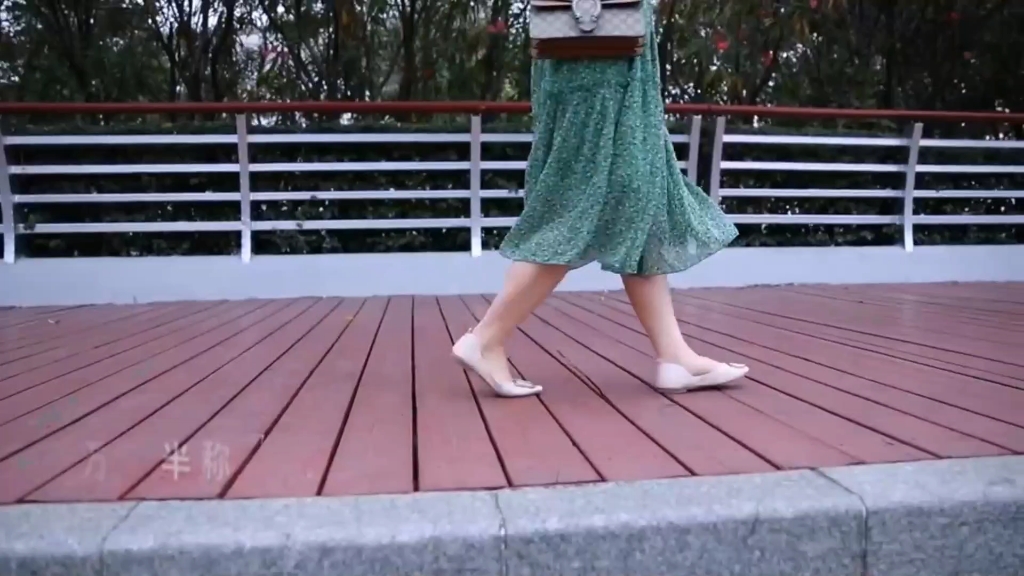 苏谭谭《人生风雨酿成酒》完整版