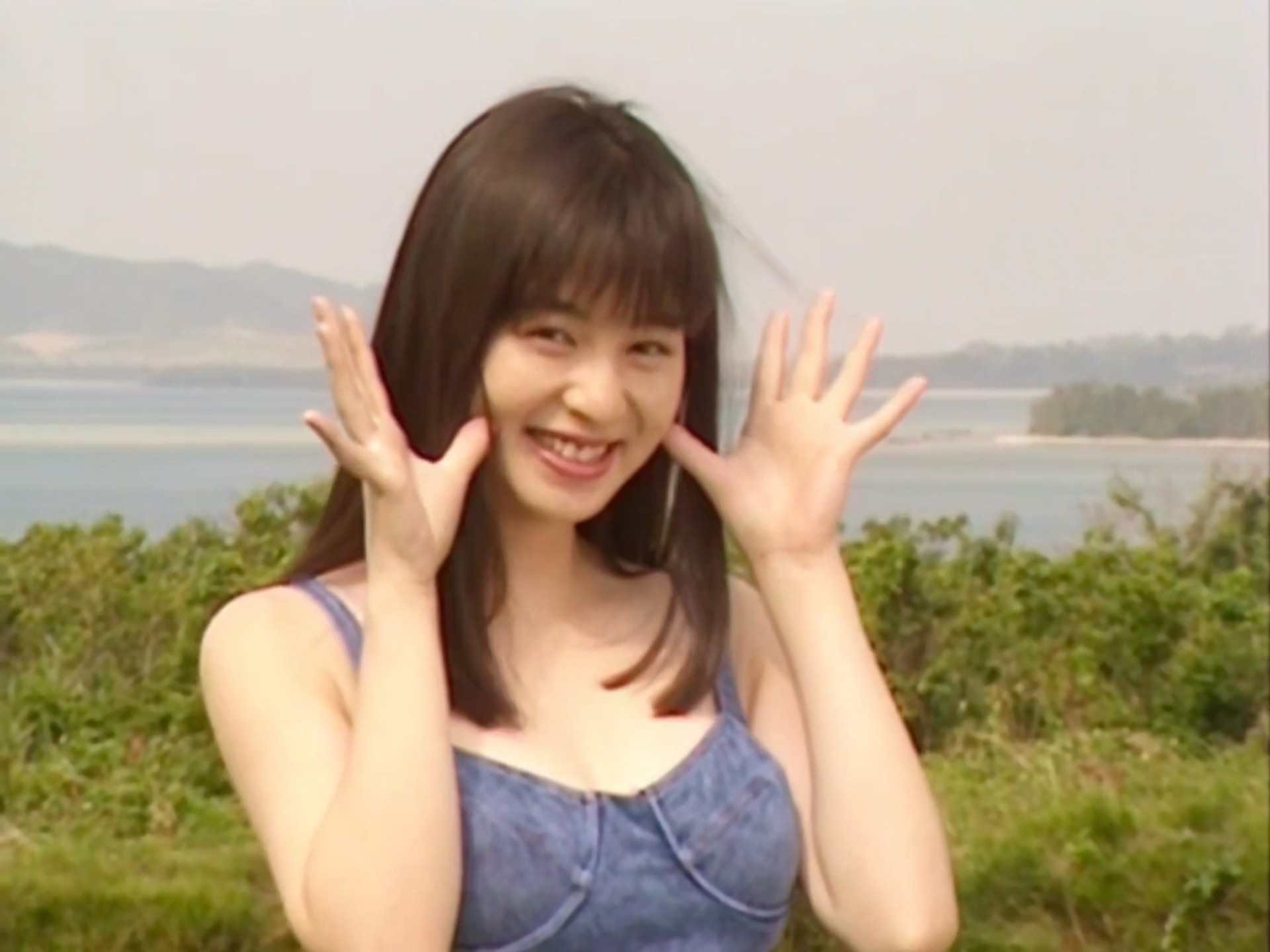 昭和时代，纯真美少女，日本女星河合美果的夏日影像写真集。《至